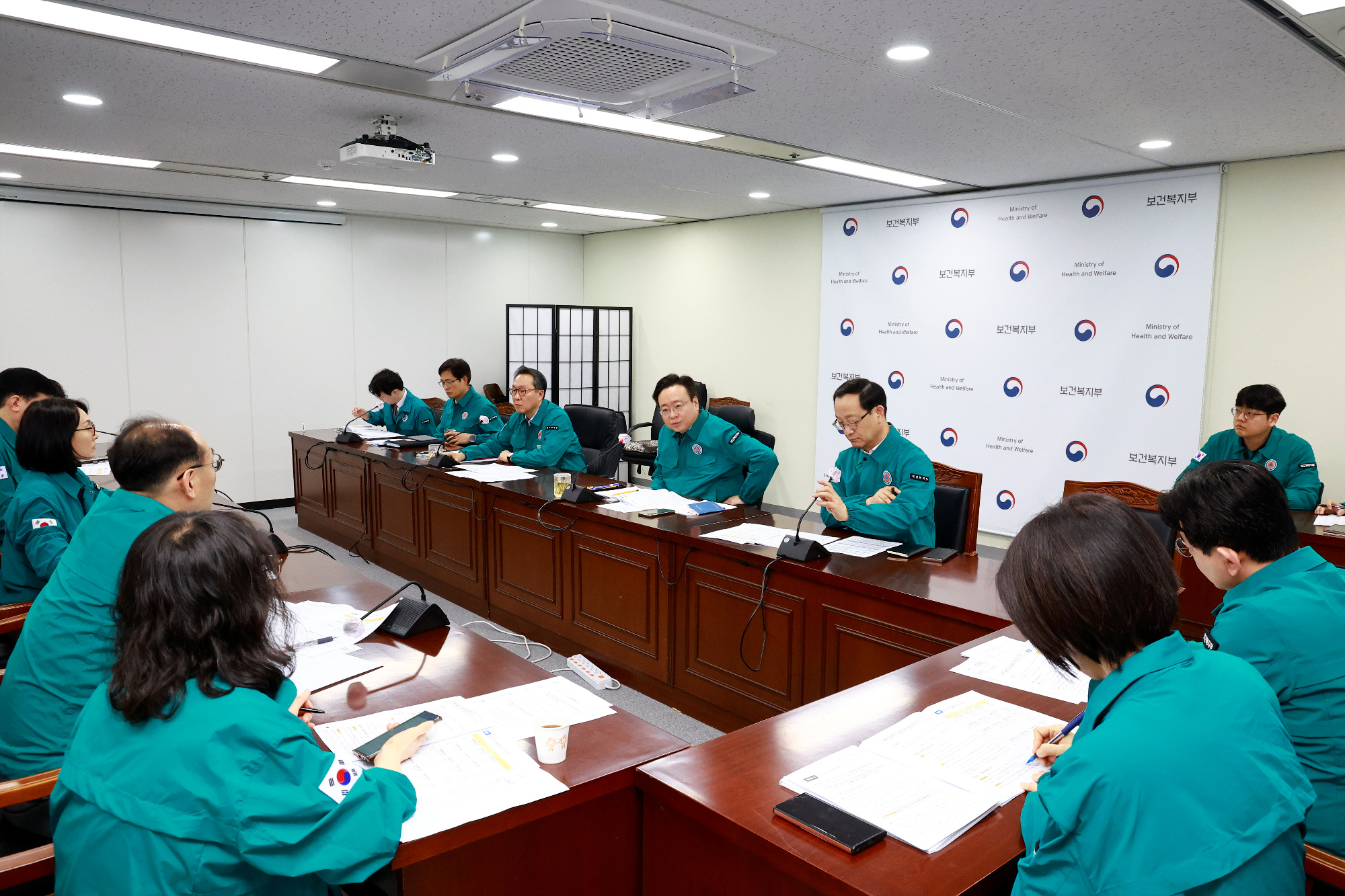 중앙사고수습본부, 전공의 수련·근무환경 개선 및 권익 증진 방안 논의 사진1