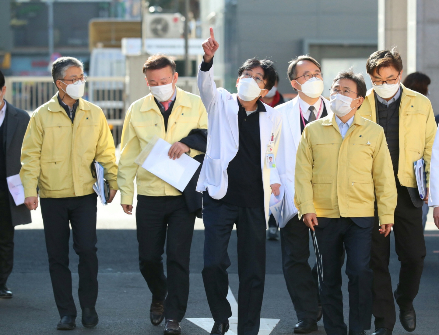 Minister Kwon Visits Joint Situation Room in Seoul Area 사진15